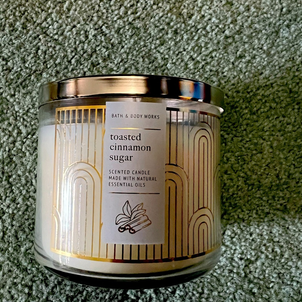Bath & Body Works candle
